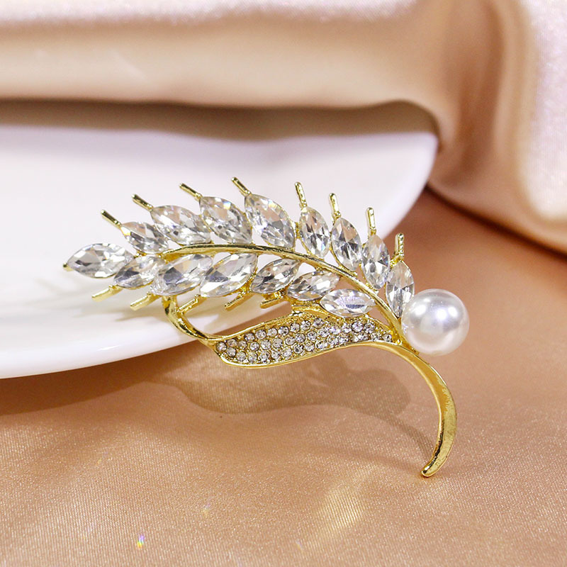 Stylish and elegant crystal wheat brooch temperament pearl women's pin silk scarf dual purpose