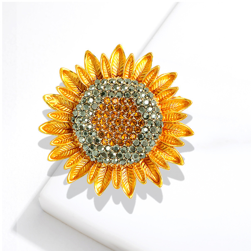 Stylish full Sunflower brooch Personality Metal flower pin temperament cardigan coat with accessories