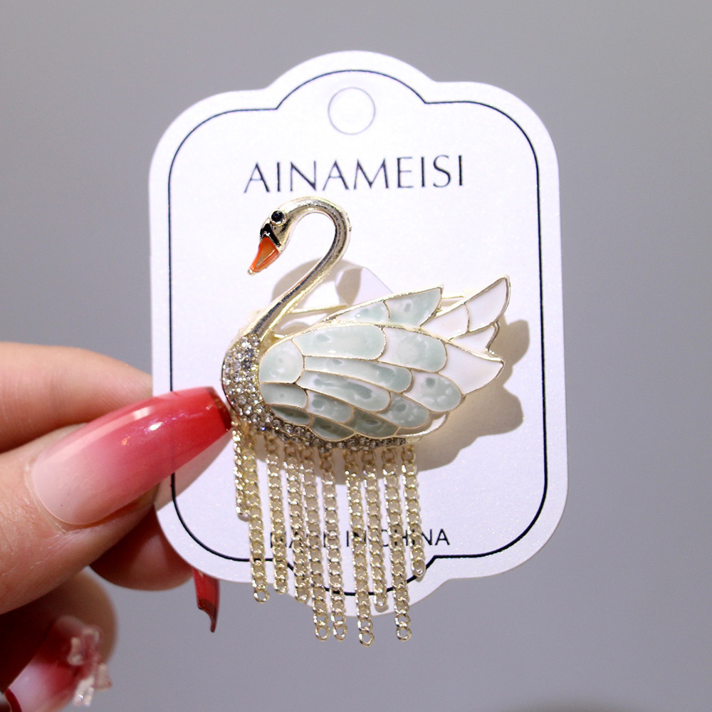 Upscale Swan tassel Brooch Women's elegant Crane pin enamel corsage accessories