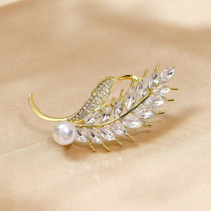 Stylish and elegant crystal wheat brooch temperament pearl women's pin silk scarf dual purpose