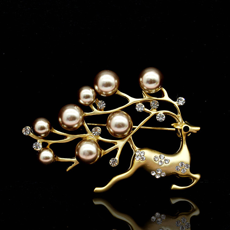 Corsage dress pin Pearl high-end silk scarf Cute deer animal brooch Christmas accessories clothing