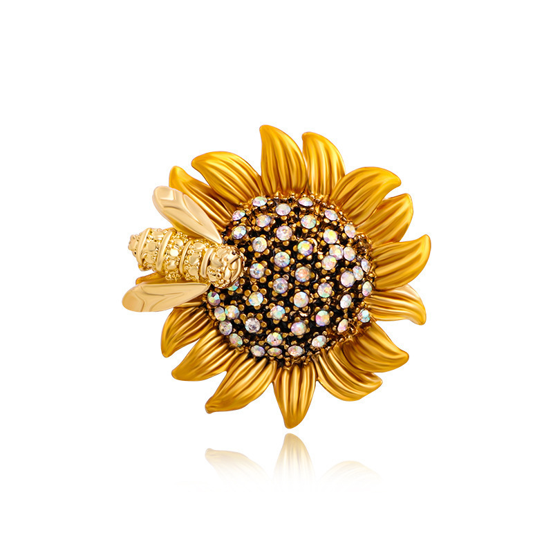 Fall High quality Fashion Smart Daisy Brooch Personality floral corsage accessories for women