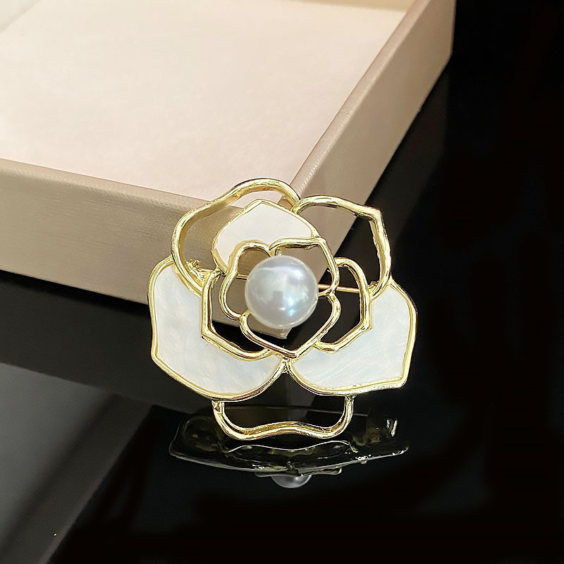 Box camellia brooch women's high-grade plate hollow pin suit small fragrance corsage accessory gift