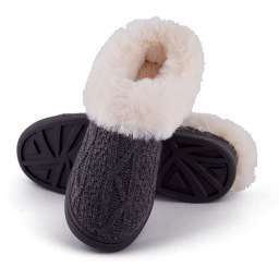 Warm indoor and outdoor slippers for men women are promotional gifts autumn winter couples