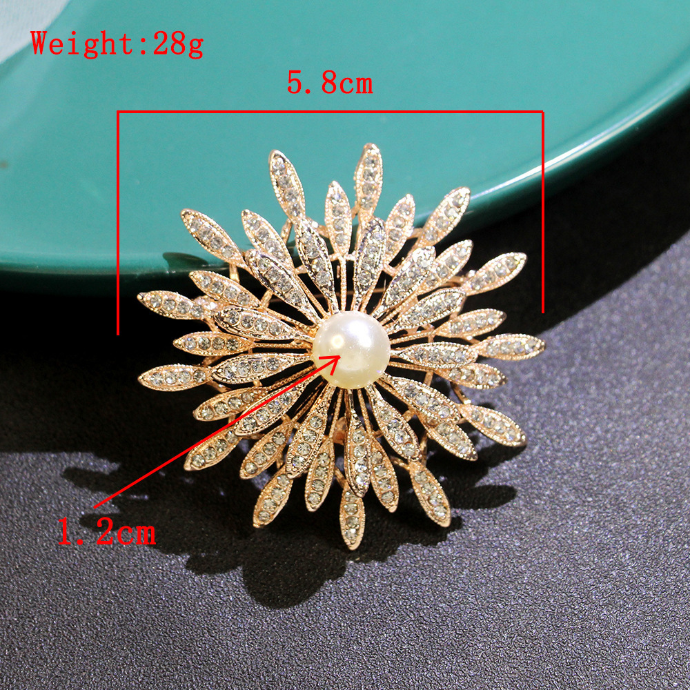 Upscale Sunflower Temperament Brooch Ladies Alloy Pearl Stylish elegant corsage sweater accessories