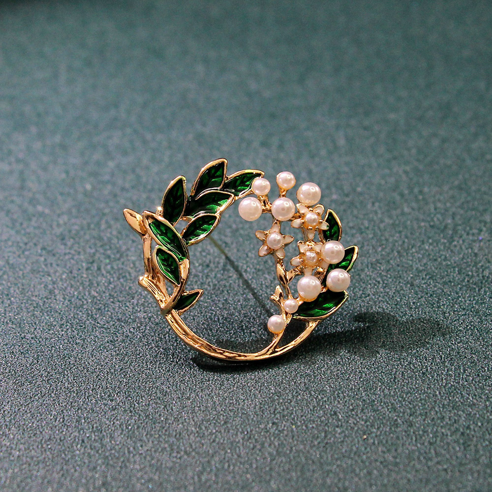 Gardenia Pearl Brooch High-end women's luxury pin fashion personality day corsage accessories