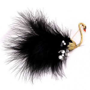 Winter and autumn vintage brooch Black Swan ostrich pearl pin popular women's clothing accessories wholesale