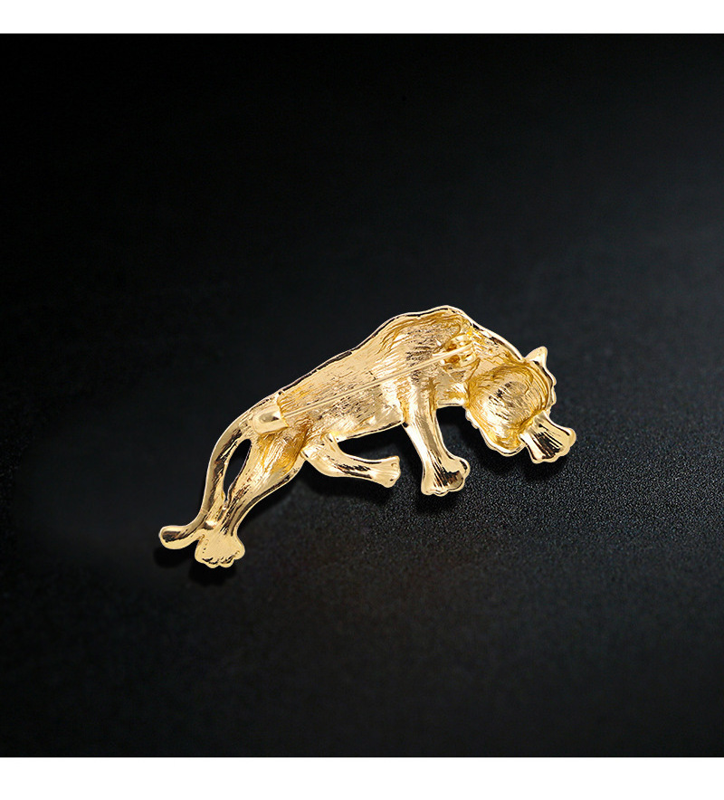 Fashion vintage hand-painted tiger brooch personality men's animal pin clothing accessories wholesale