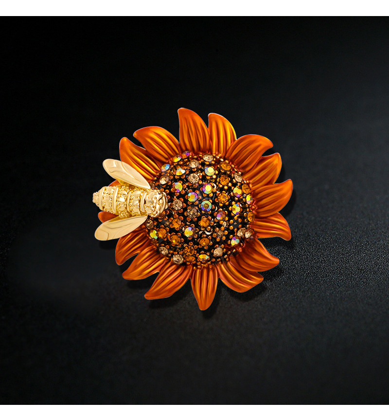 Fall High quality Fashion Smart Daisy Brooch Personality floral corsage accessories for women