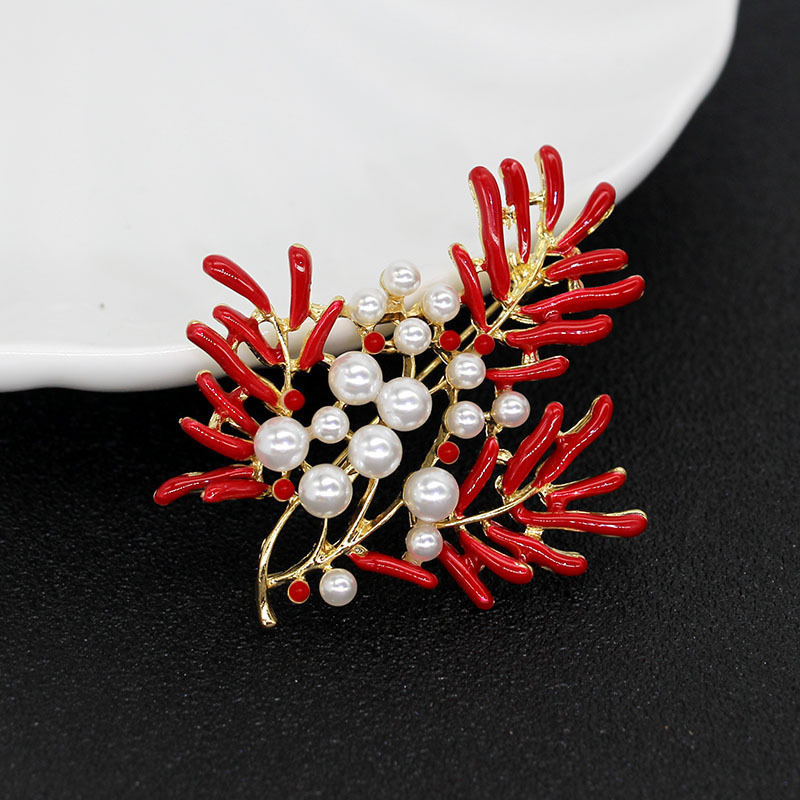 High-grade exquisite festive wedding dress brooch enamel red maple leaf pearl silk scarf coat jewelry wholesale