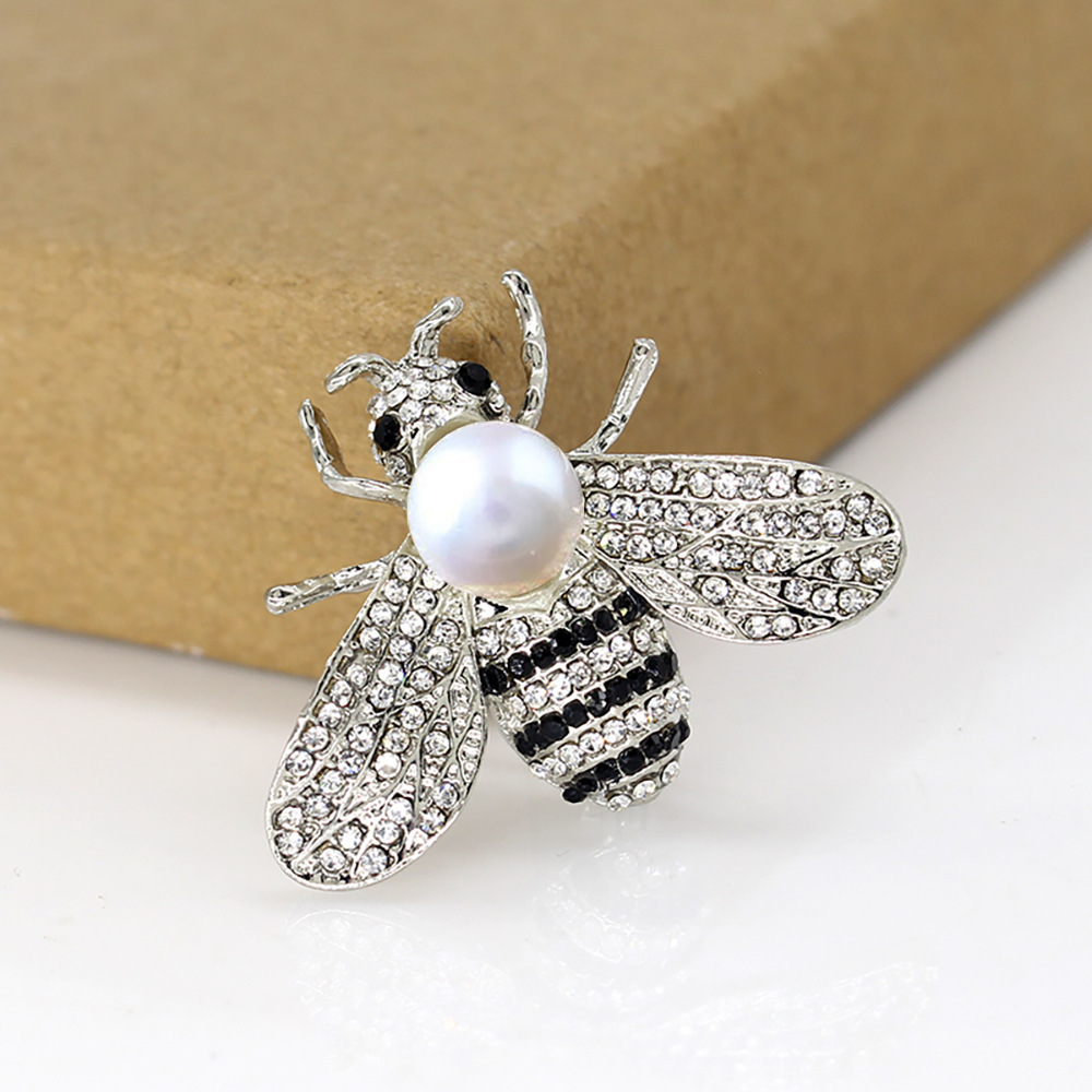 Rhinestone insect brooch Women's high-end simple clothing pin Pearl small corsage collar