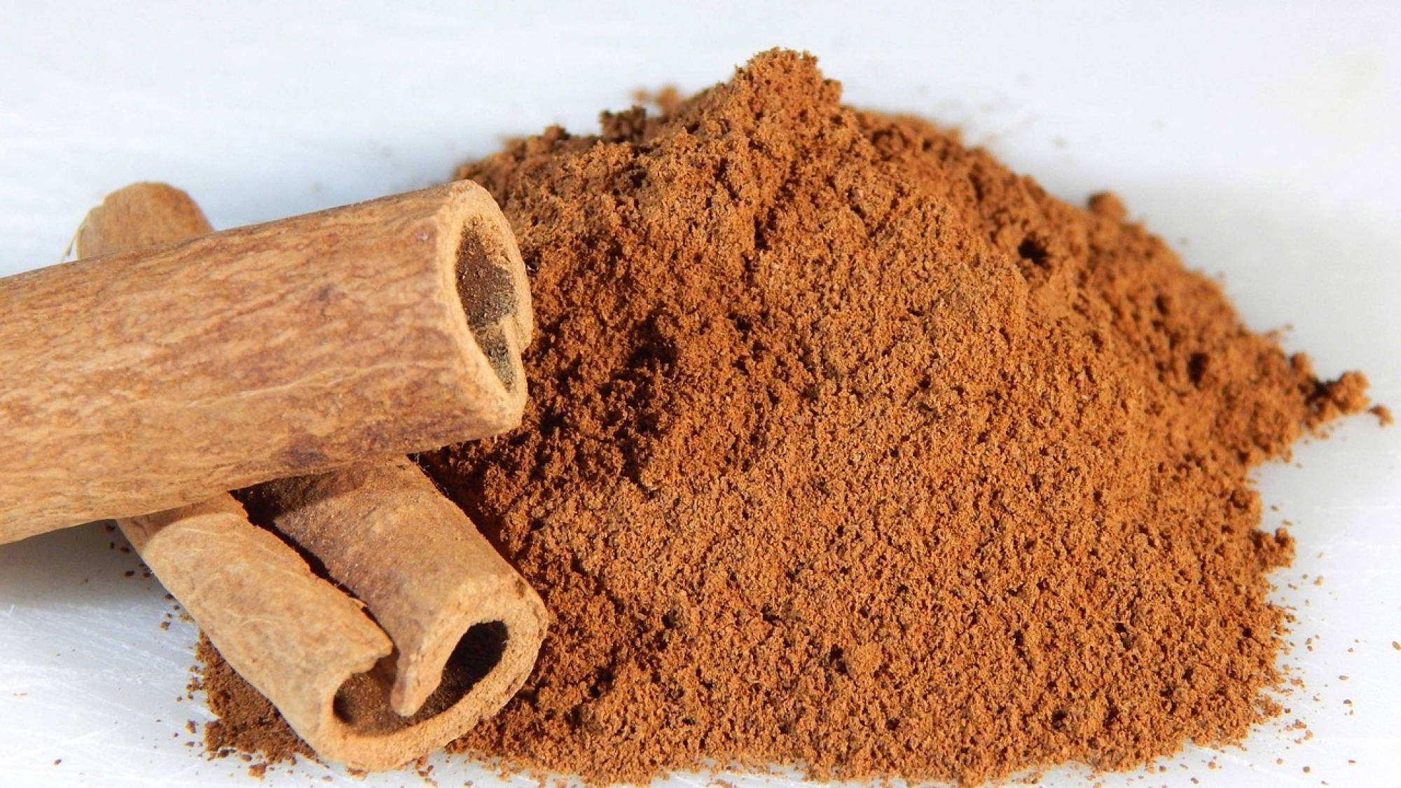 Vietnamese cinnamon powder, cinnamon sticks, and cinnamon chips at good prices