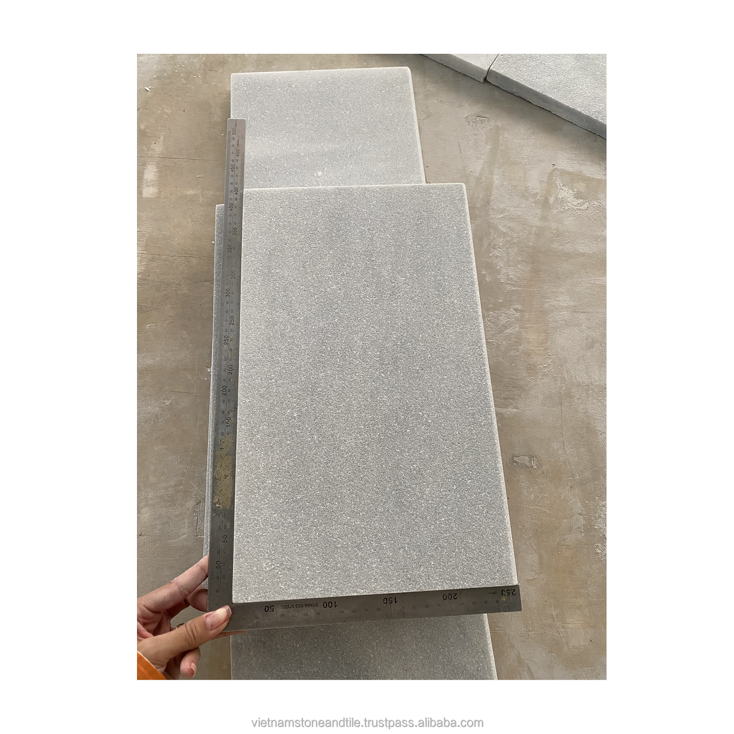 High Quality Natural Granite Tiles Bluestone Flooring Stone Outdoor Tiles Landscape Stepping Stair Limestone Tiles