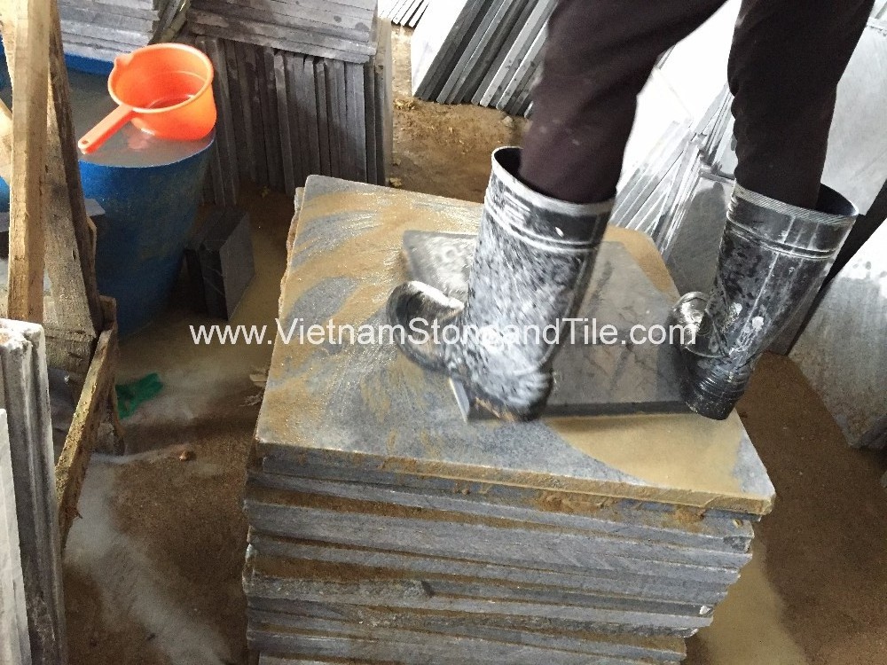 Wholesale Bluestone Pathway Stone Tumble Floor Tiles Gothic Limestone Building Materials Cobble Stone Driveway Stone Tiles