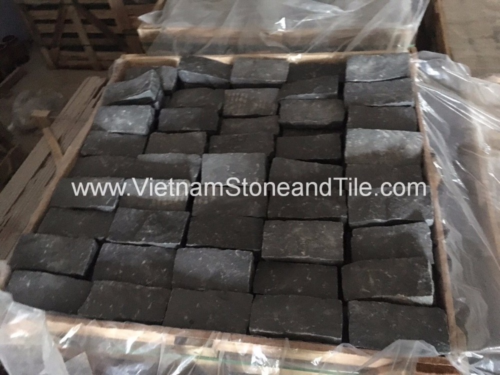 Basalt Rock Split, Vietnam Black and grey Basalt cobble (cubic)