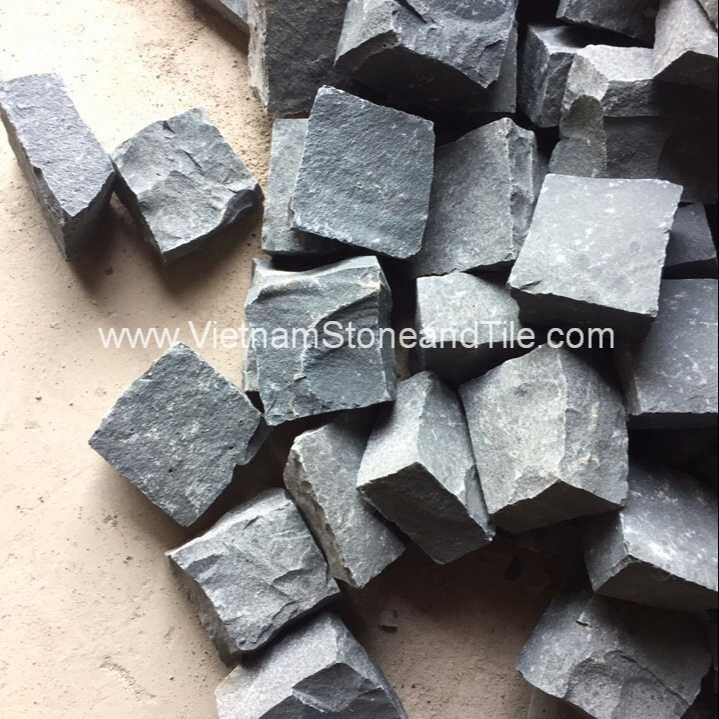 Basalt Rock Vietnam Black and grey Basalt cobble  Basalt cubic Often used to pave the way, paving the garden