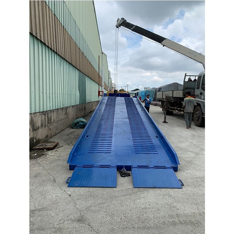 Best Price Container Loading Ramp Vramp-10T-S Dock Yard Anti Slip Lift Truck Ramp Engine Supporting Forklift Drives to Container