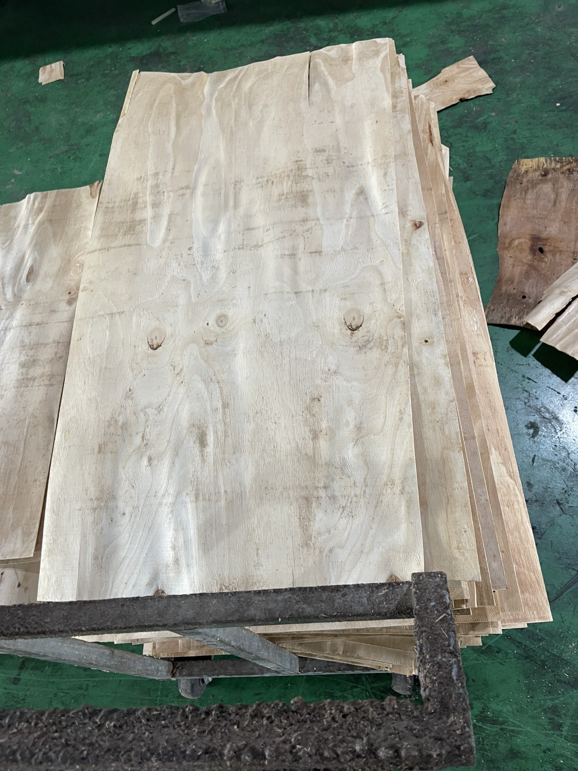 RUBBER WOOD VENEER FACE HIGH QUALITY CHEAP PRICE FROM VIETNAM ASIA CORE VENEER TEAK WOOD FSC AA AB CLASS ENGINEERING VENEER