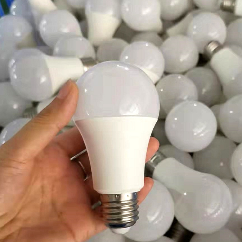 best sales A60 A65 A70 A19 E27 B22 9 Watt led bulb 12 watt