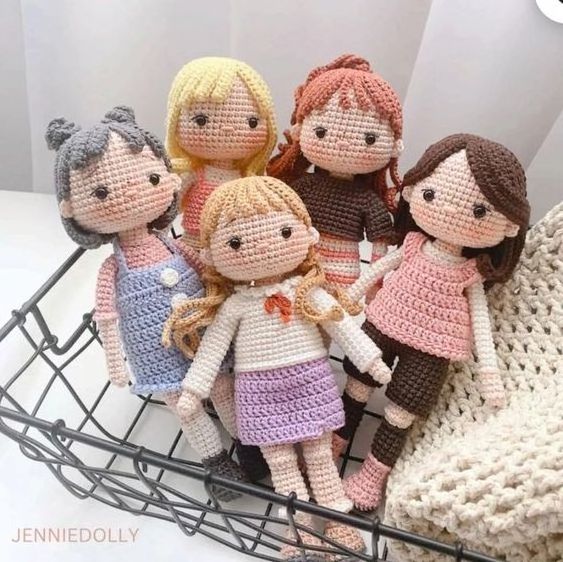 Crochet Dolls Of Characters In Stories And Rreal Life Cute Good Price As A Gift (Receive Crochet Upon Request)