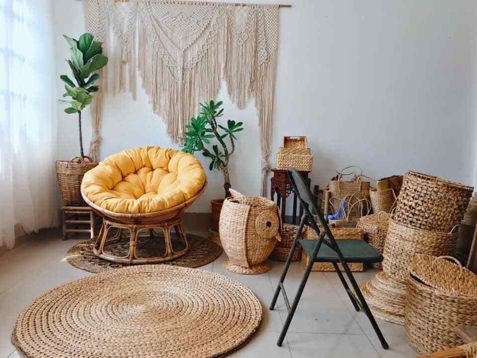 Three Sizes Customized Hand-Woven Natural Water Hyacinth Storage Rattan Basket With Wood Handle Vietnam