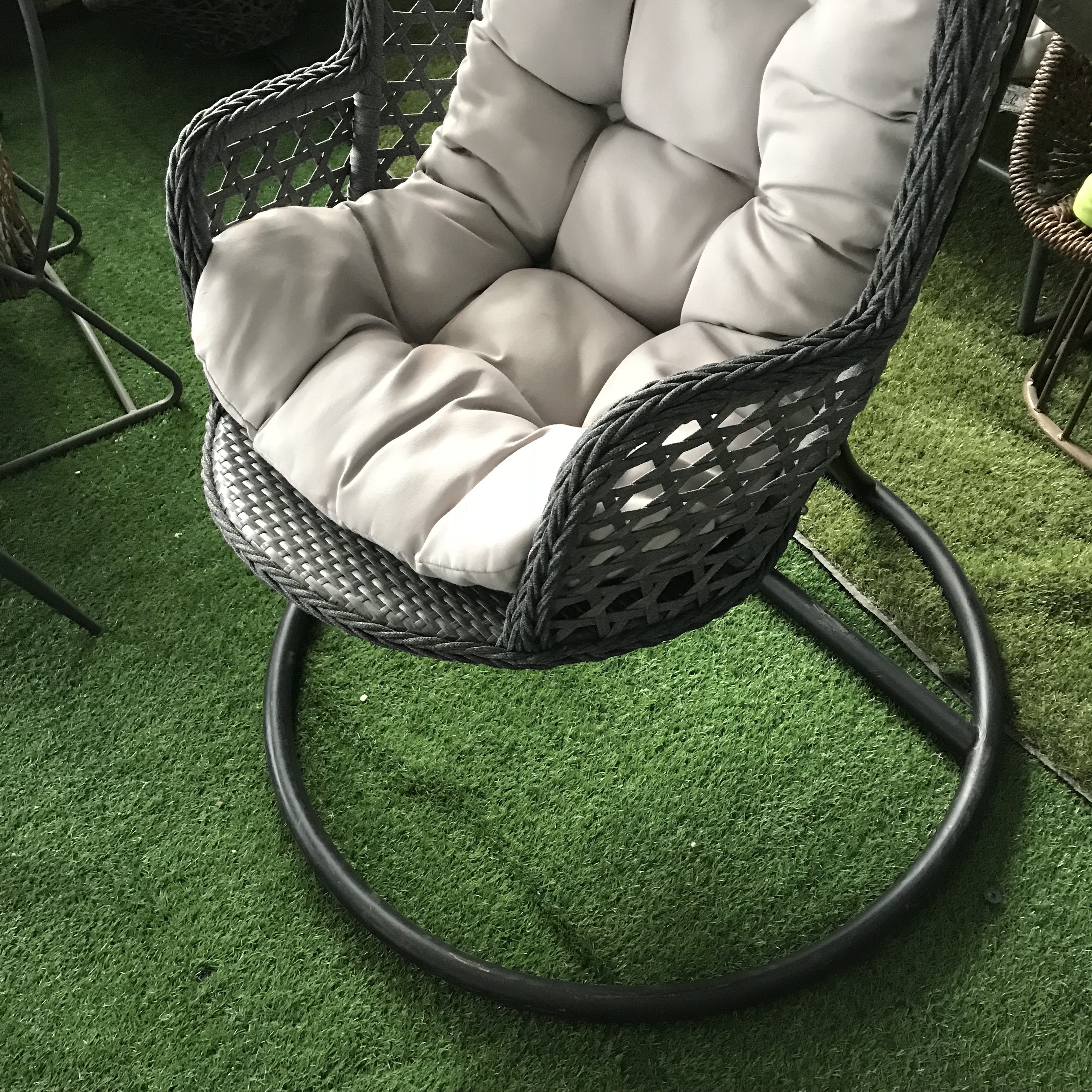 Outdoor garden patio Furniture Indoor factory hot sale model Wicker pe Rattan Adult Patio swings Hanging Egg  Chair