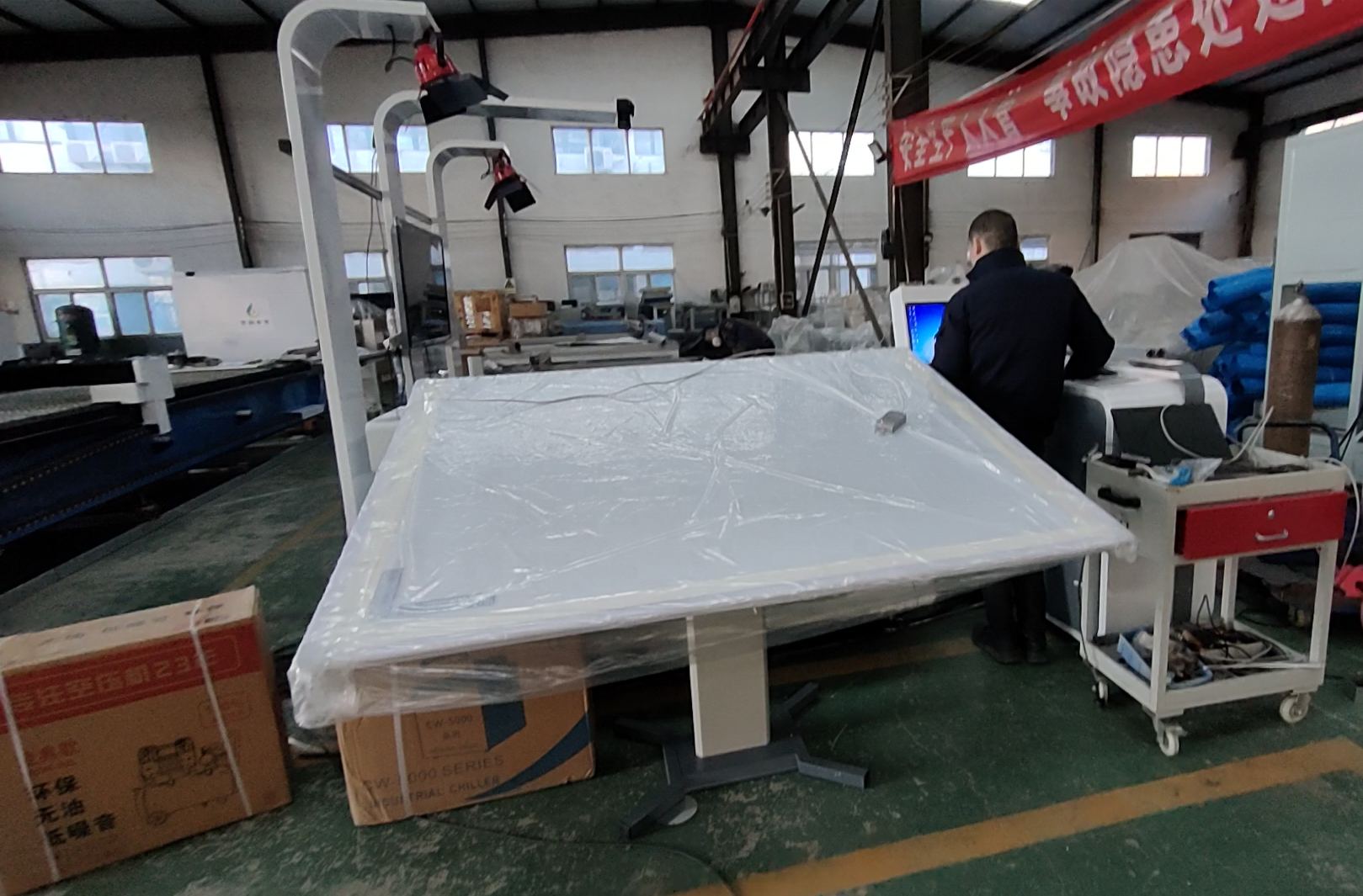 Auto nesting patterns Digital fabric plotter CCD camera 150w Co2 laser engraving cutter sportswear CNC  cutting machine