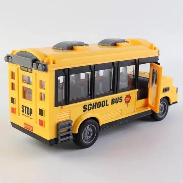 Cheap 1:30 Scale Door Opening Remote Control Classic School Bus Vehicle 4 Channels Rc Car Toy With Light