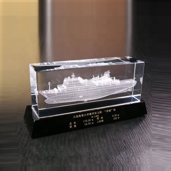 Wholesale optical crystal glass 3d laser engraving boats ships model crystal glass vessel  model as souvenir gift for gift items