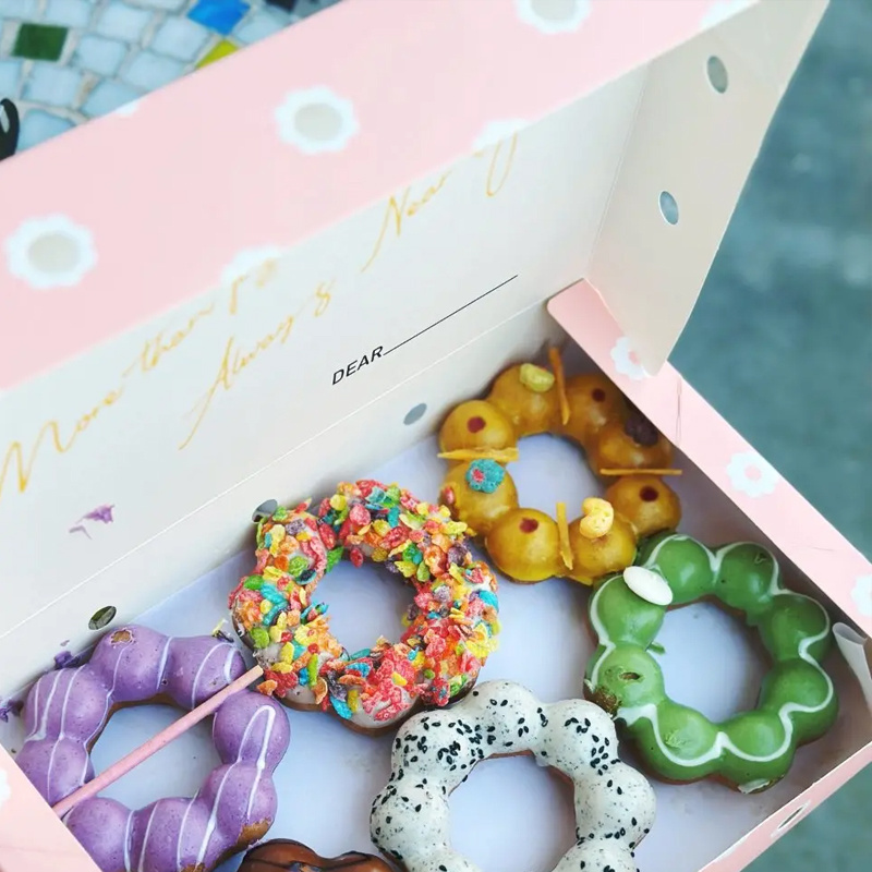 Colorful Blue Yellow Grey Pink Donut Boxes for Mochinut Donut Hot Dog Box Packaging