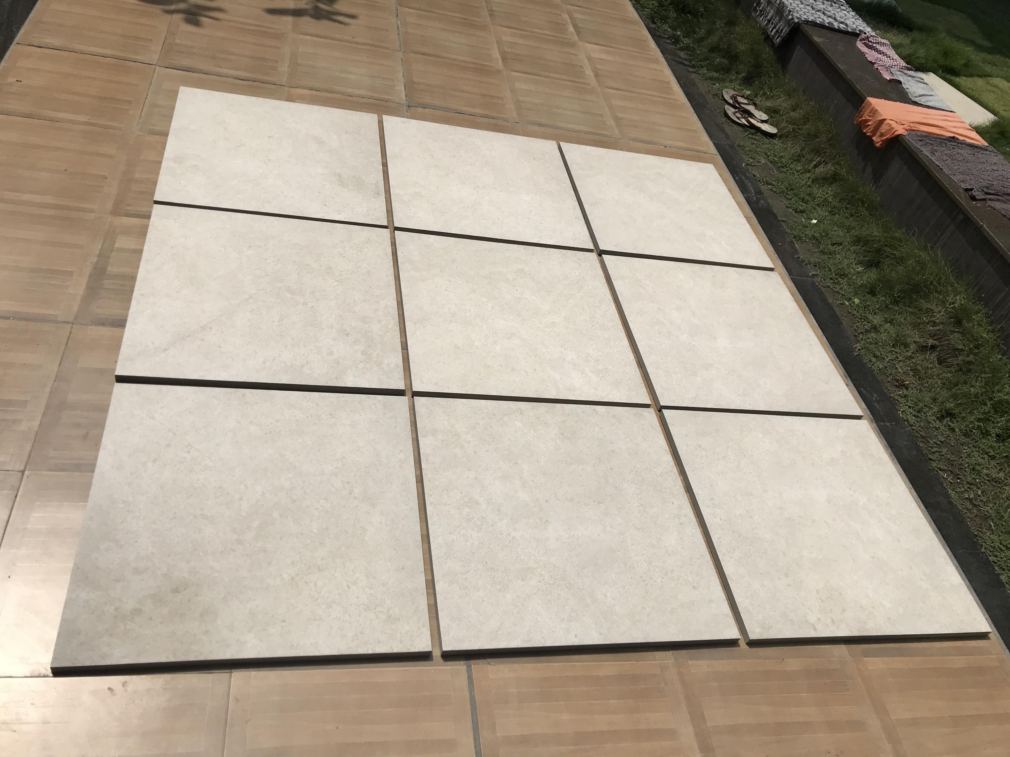 R11 Rectified Surface Ready to Ship Heavy Duty Outdoor Porcelain 600x600mm Monolith Crema Floor Tiles For Hotel Europe Quality