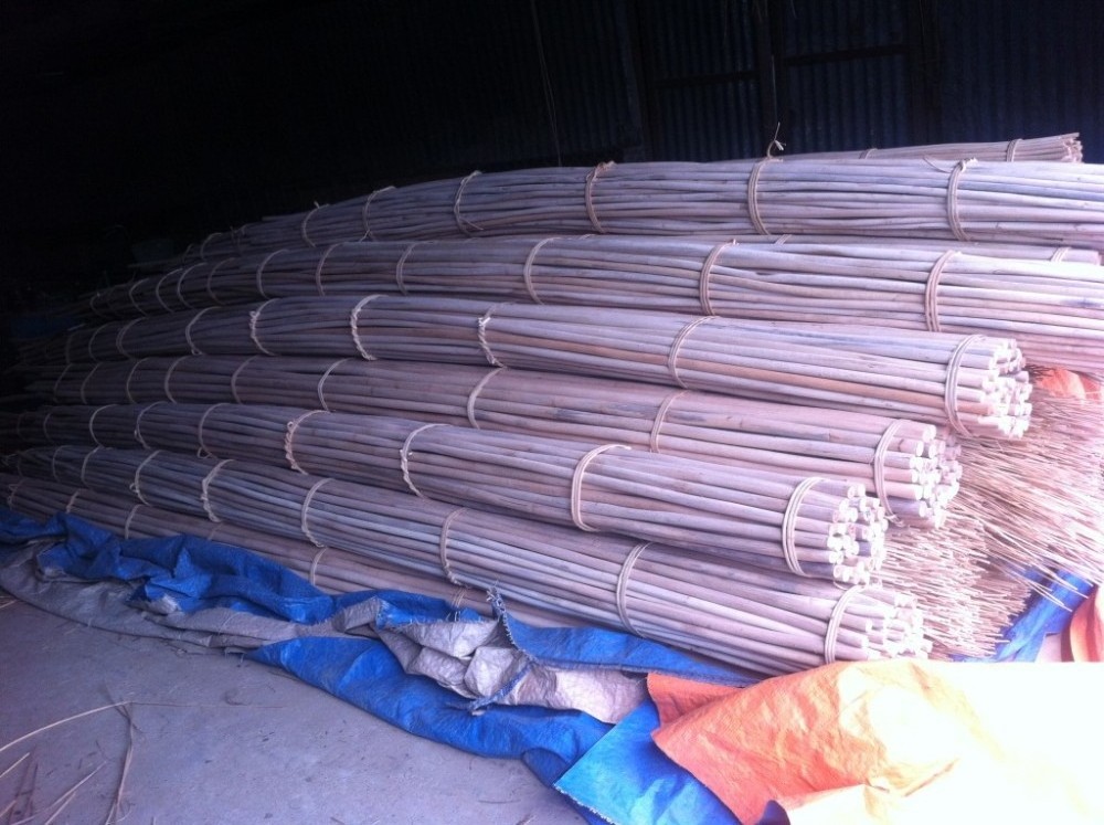 Premium Quality Raw Rattan from Vietnam Whole Piece and Pole for Exquisite Furniture and Craftsmanship Bags Storage