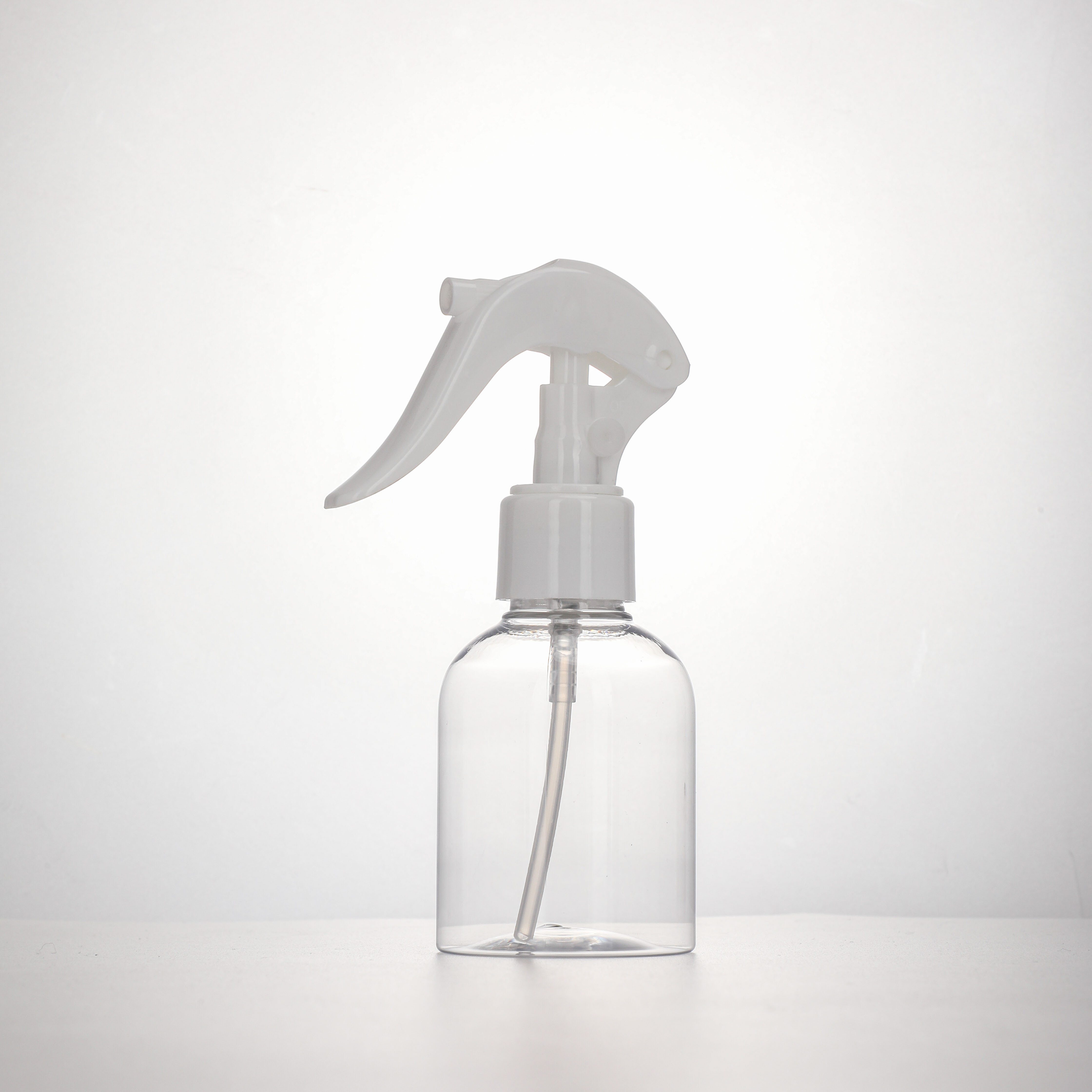 Cosmetics Alcohol freshener packaging use 150ml round shape Mouse Spray Gun Bottle Fine Mist spray bottles