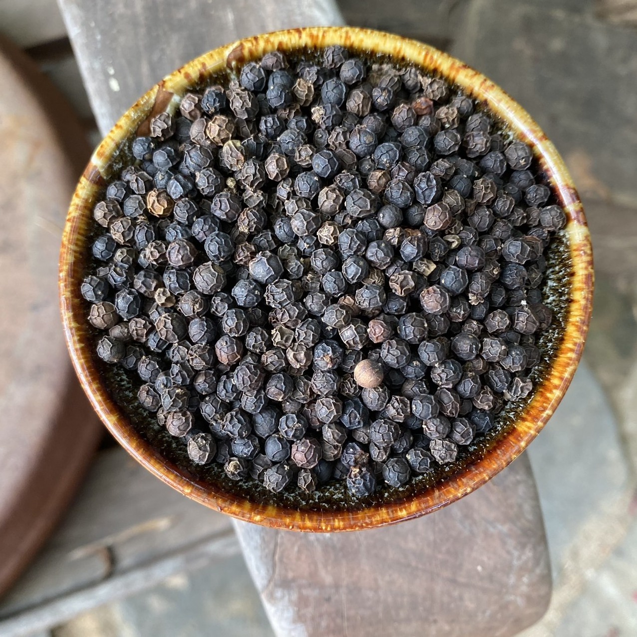 Selling  pure black pepper in bulk - Best price from Vietnamese - Drying harvesting process ensures hygiene and saf