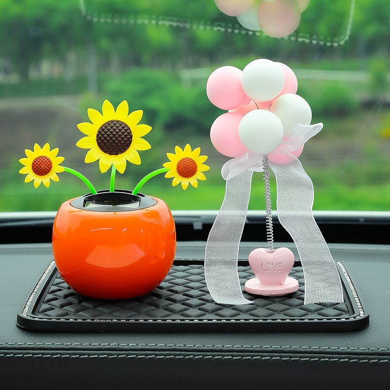 Car Decoration Cute Cartoon Dancing Flower Car Ornament Dashboard Swinging Toy Car Accessories Auto Interior Decoration