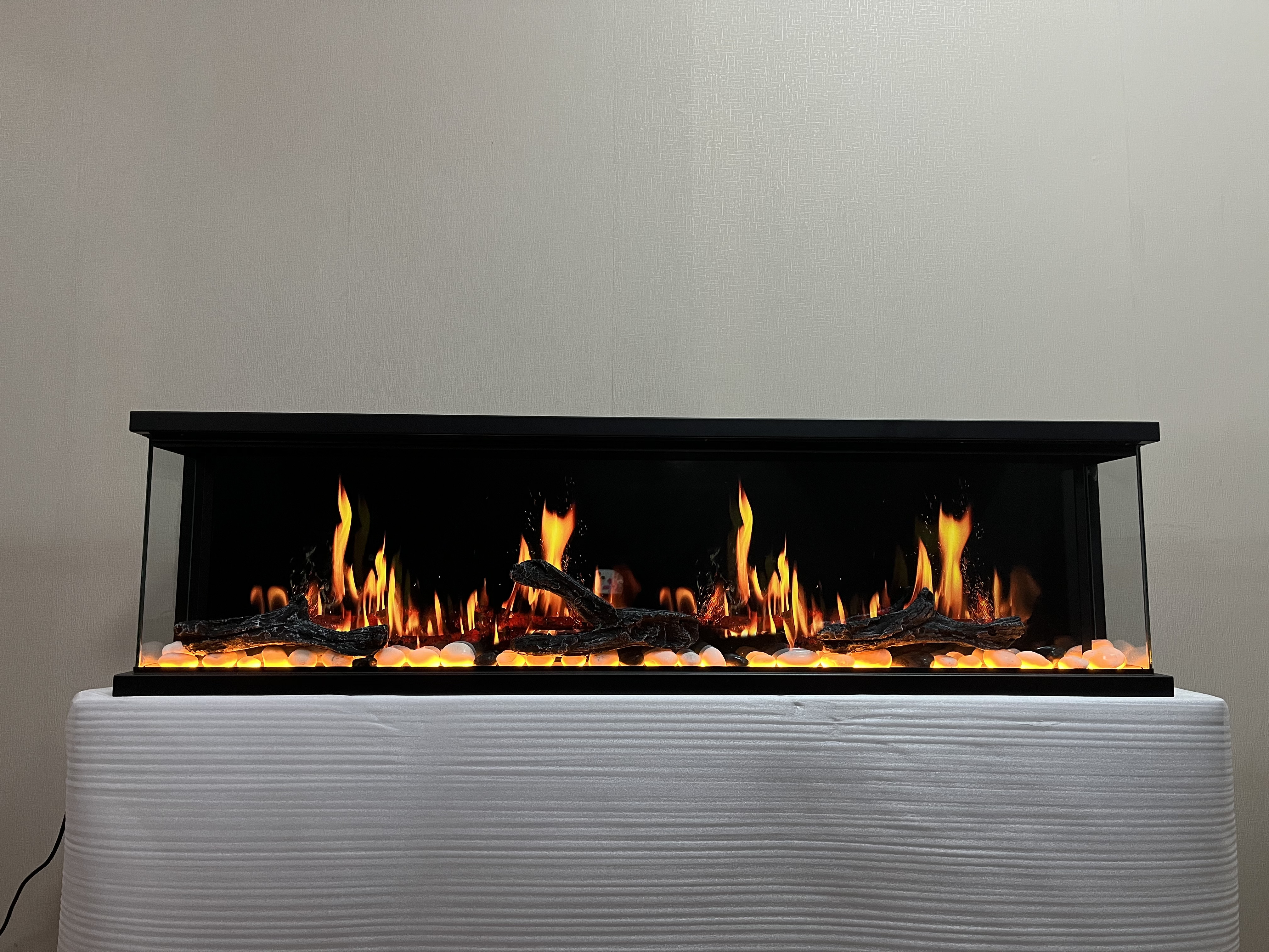 3D New designed Three-sided glasses simulated crackling sound video fire place electric fireplace