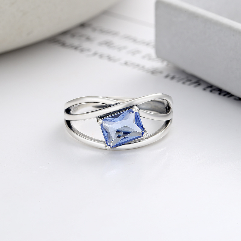 925 Sterling Silver Individualized Blue Zircon Crystal Candy Bright Cross Line Design Ring