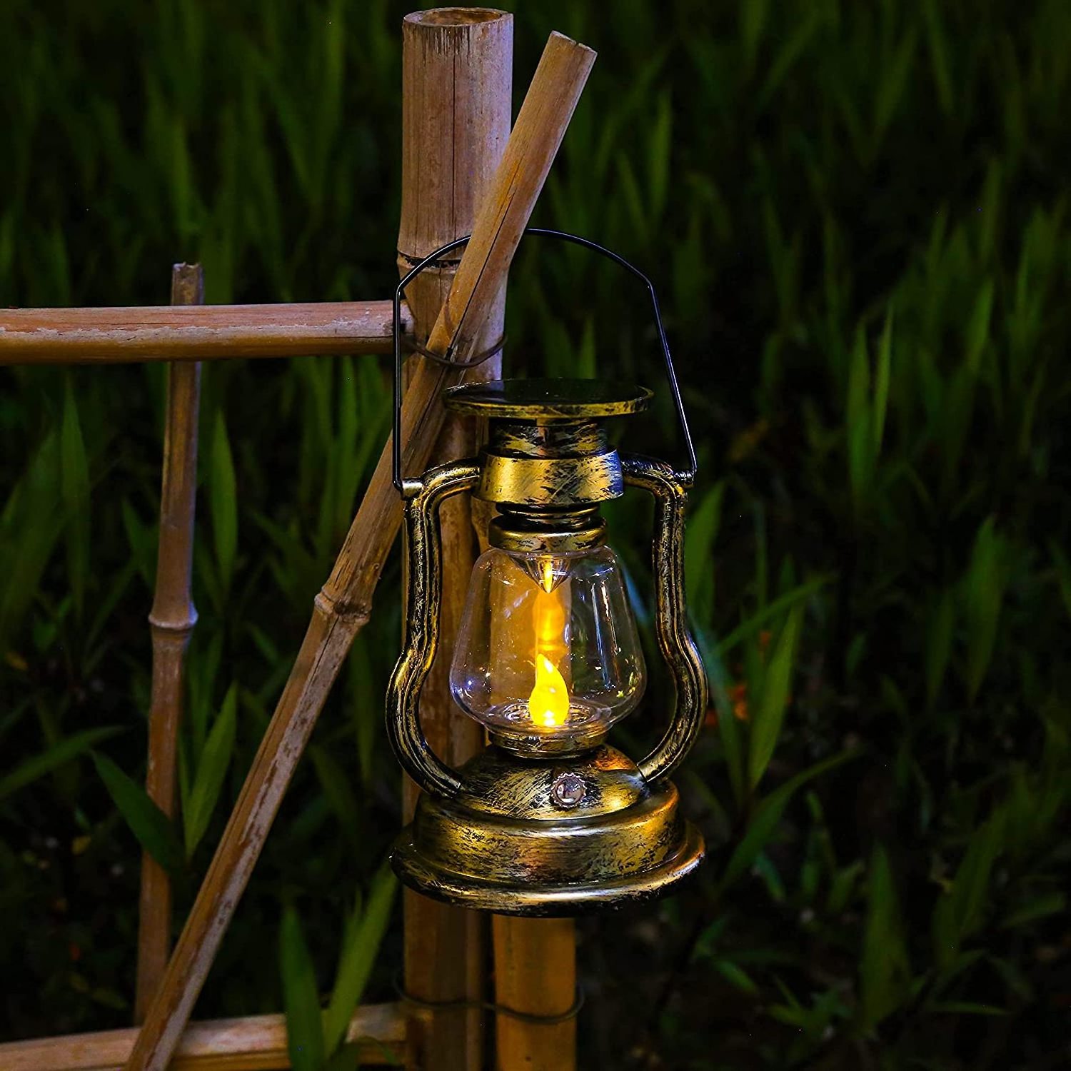 2022 New Arrival Solar Powered Hanging Lantern Retro Antique LED Oil Lamp Miners Lantern for Garden Table Camping