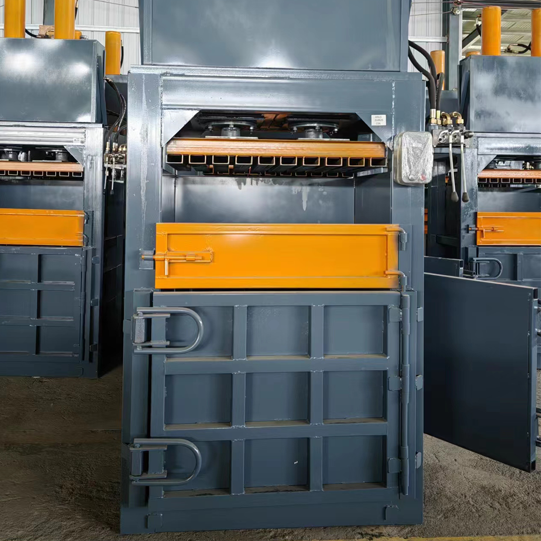 Plastic horizontal waste straw baler/compactor machine