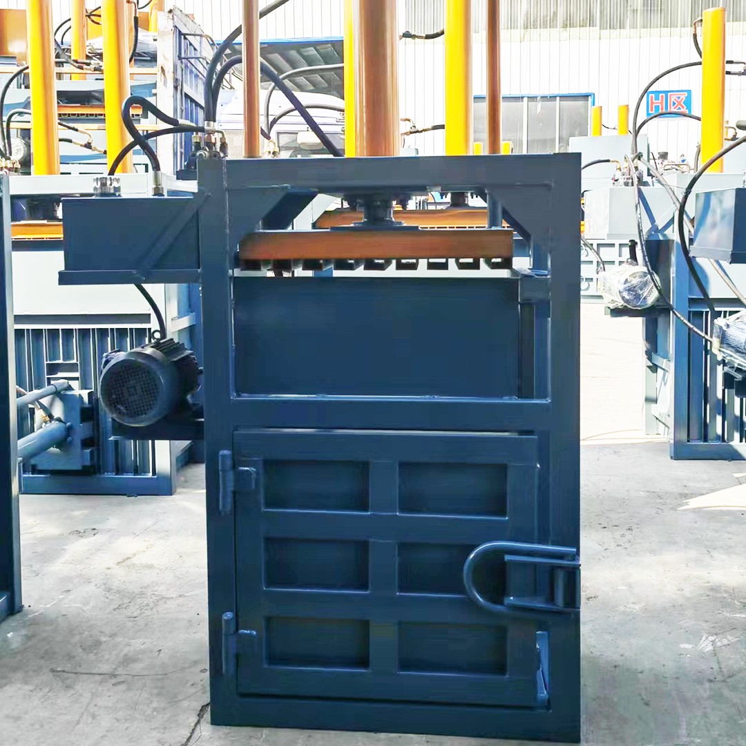 Plastic horizontal waste straw baler/compactor machine