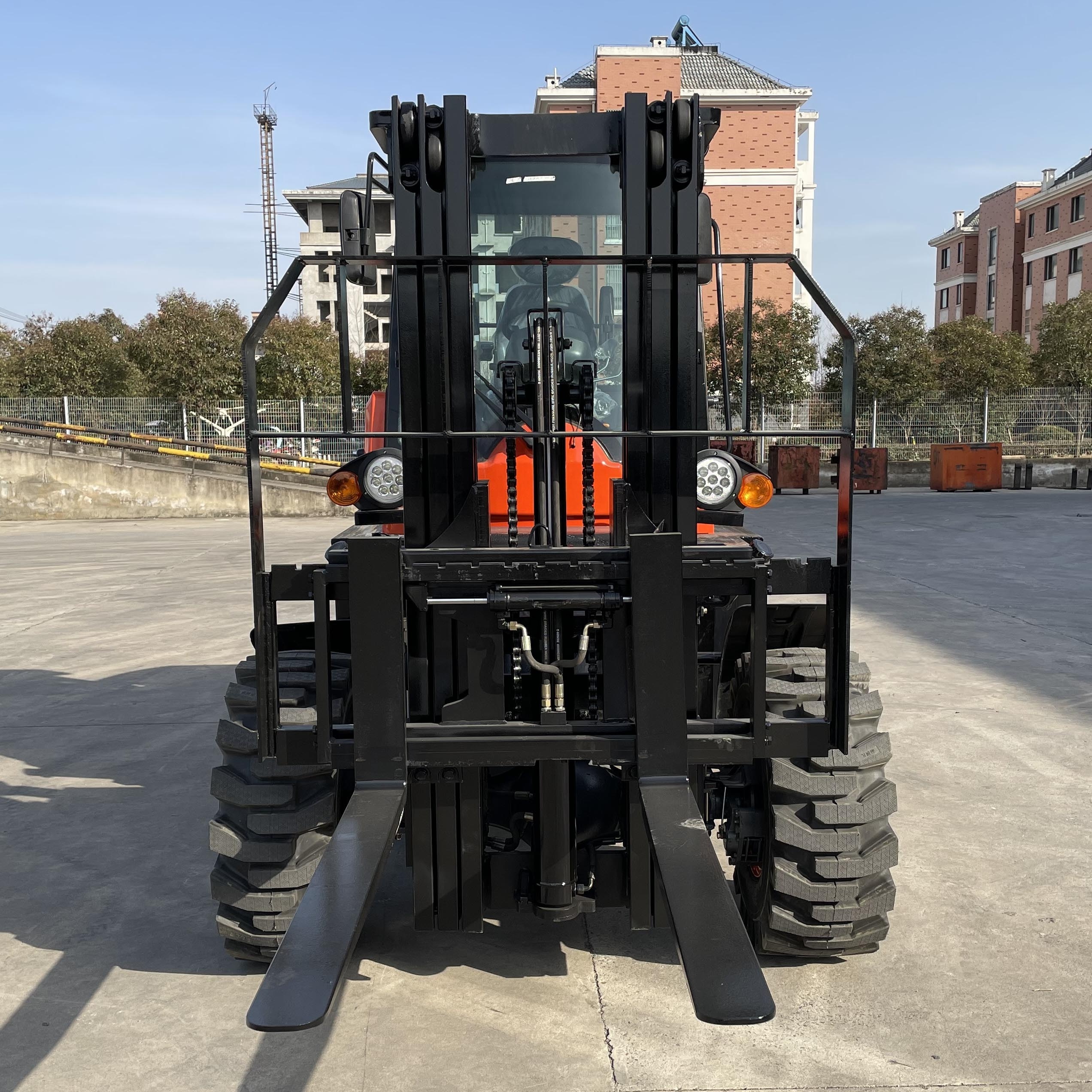 4X4 4WD off road 3ton 4ton 5ton diesel rough terrain forklift powerful engine cabin driving high clearance for outside working