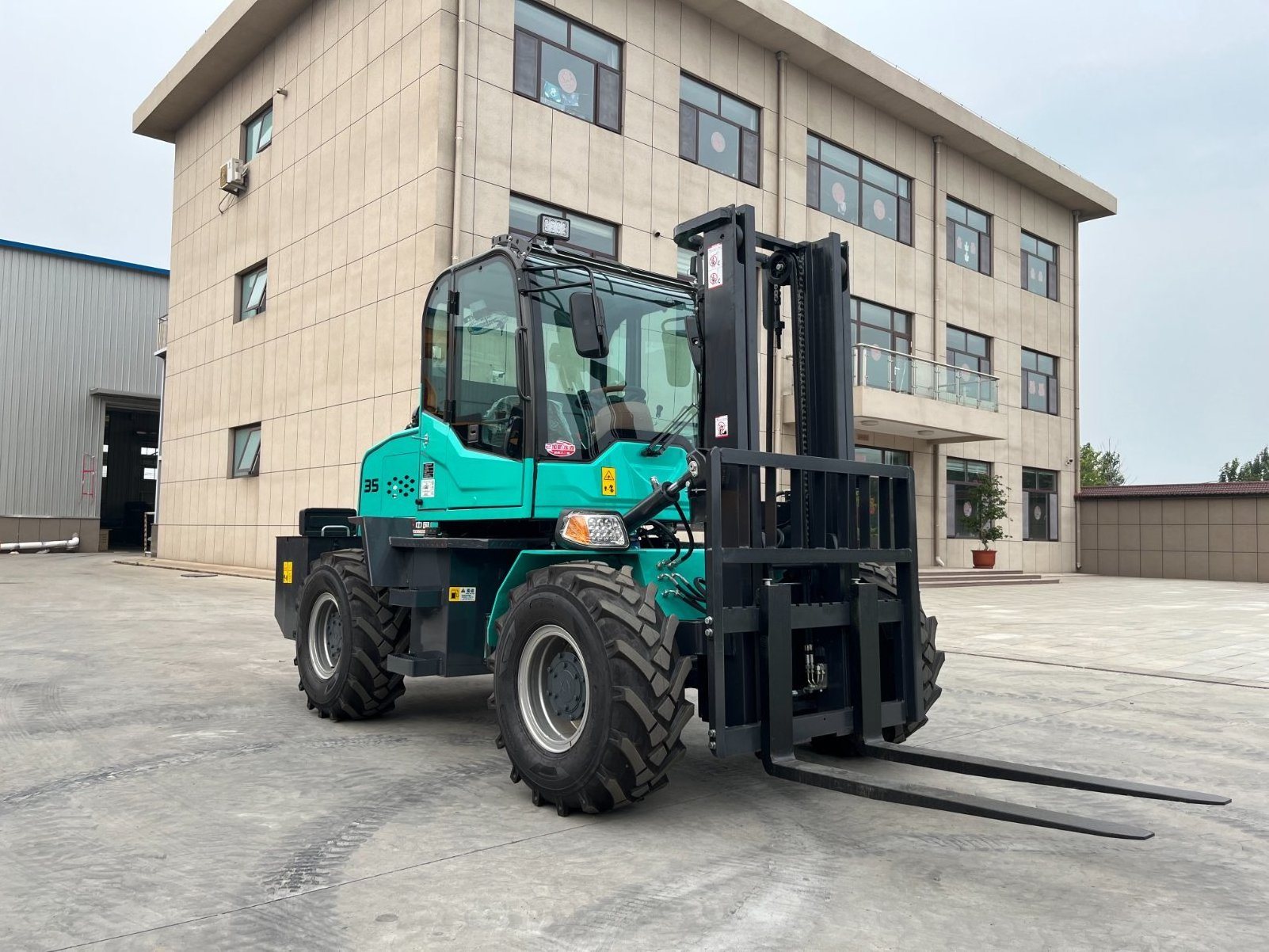 4t 5t 3t off road diesel forklift truck 4WD all rough terrain forklift for sale