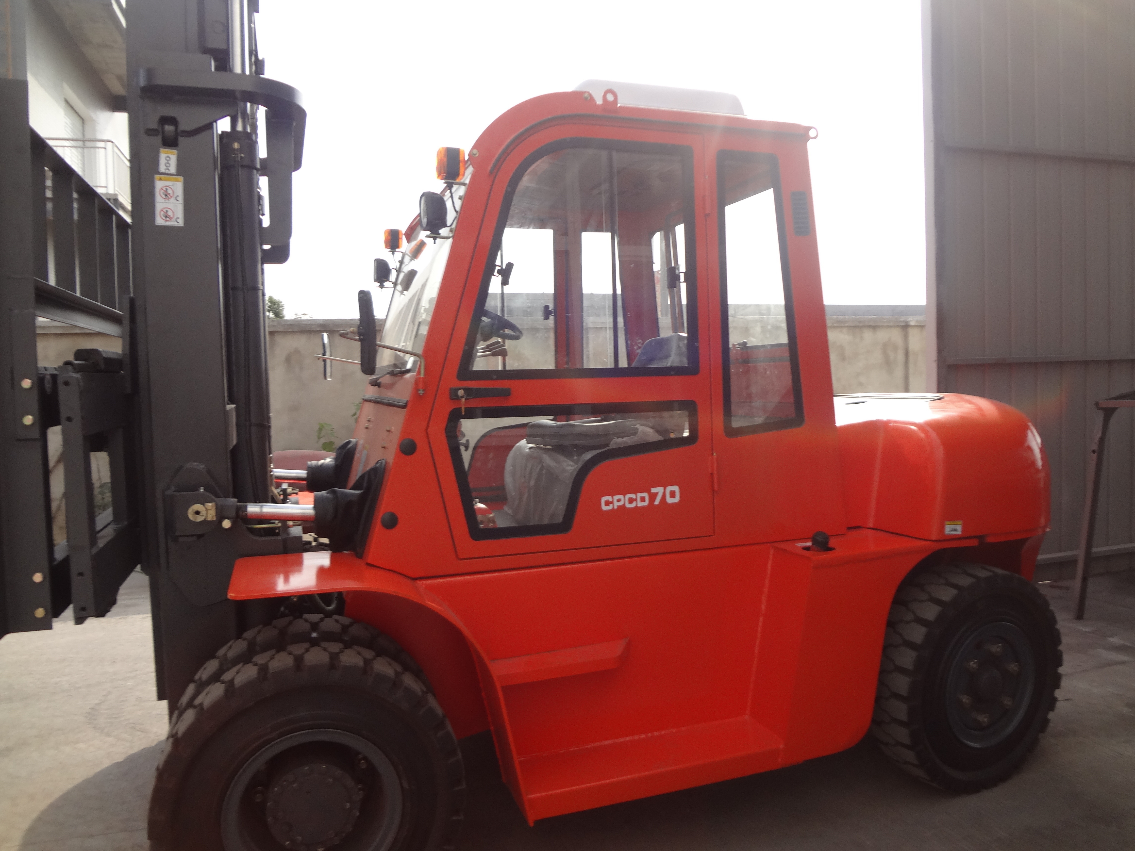 7ton Diesel Forklift with cab air conditioner for hot sale forklift truck cab heater 7000kg diesel forklift