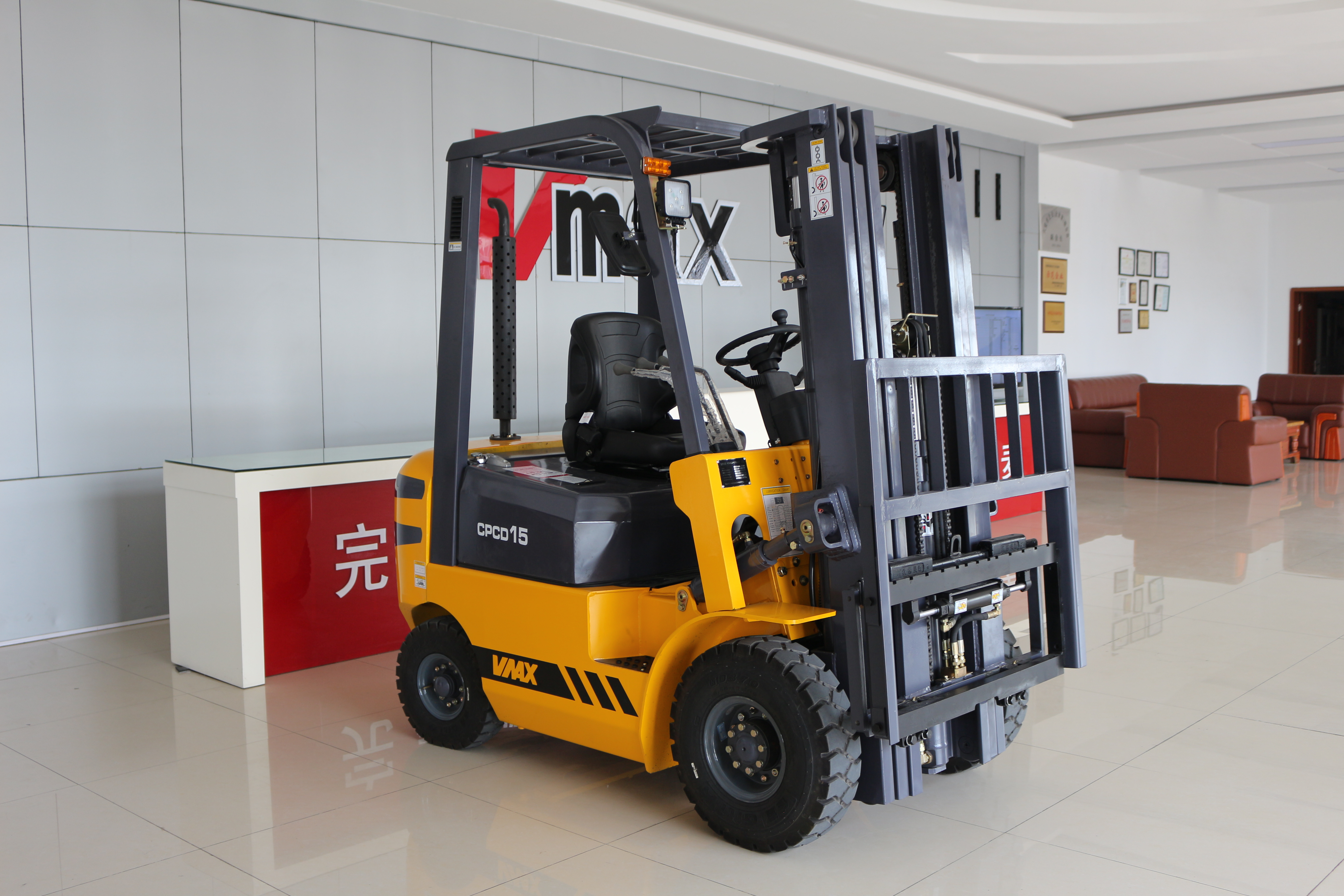 1.5 Ton Mini Cheap Self Loading Diesel Operated New Forklift Truck Used in Warehouse for Sale 1500 Kg Forklift Diesel Engine