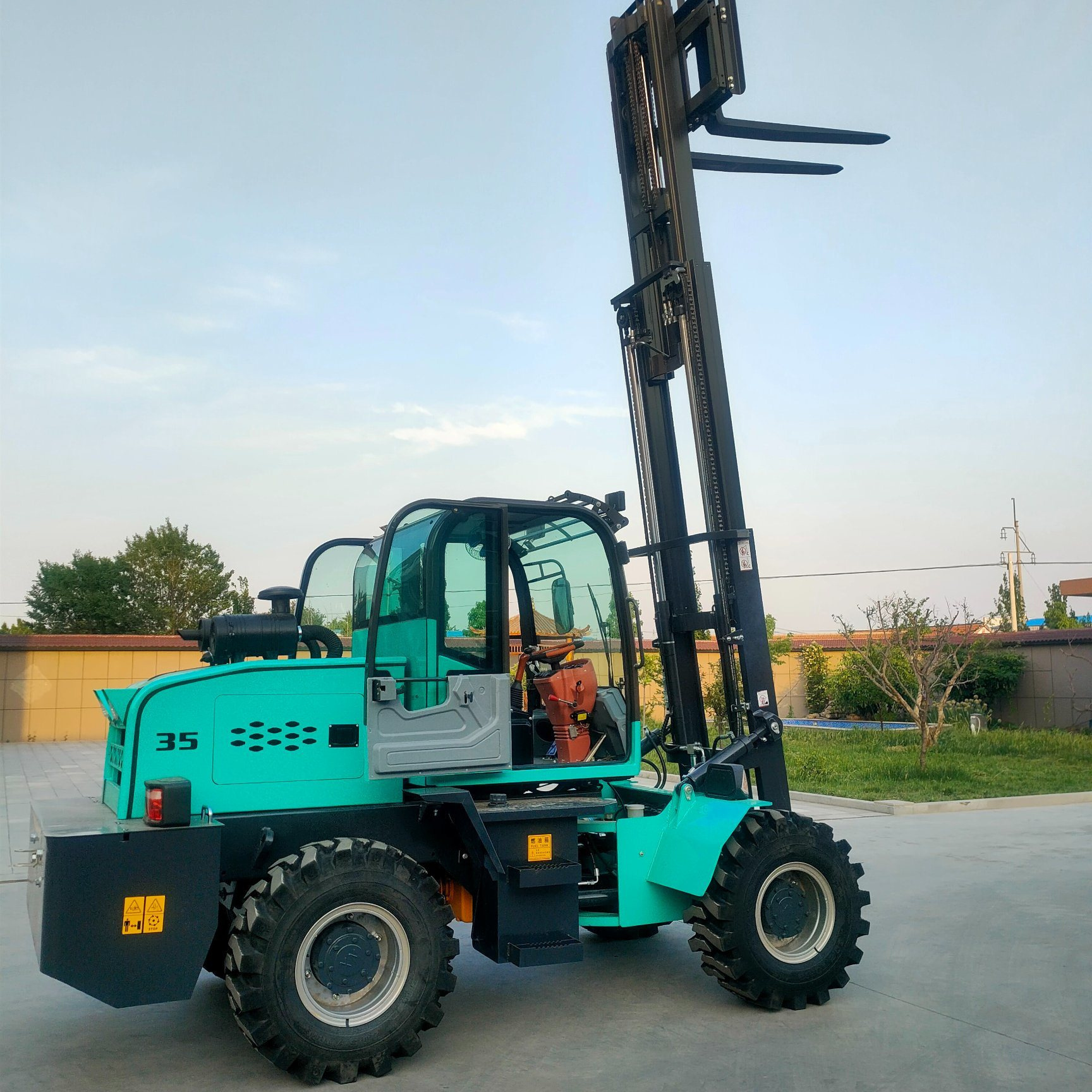 4t 5t 3t off road diesel forklift truck 4WD all rough terrain forklift for sale