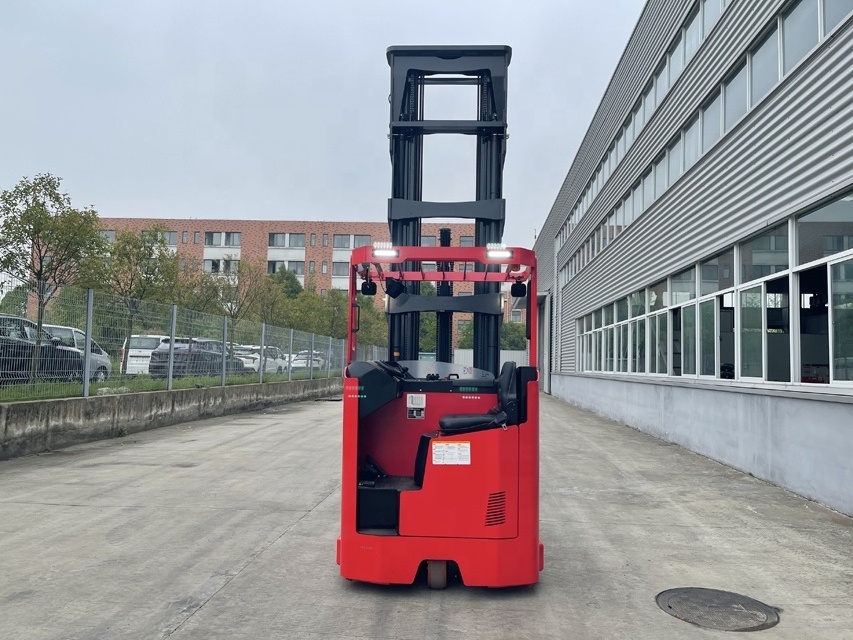 2ton 8m electric reach stacker electric narrow aisle reach truck big battery electric reach truck with max 12m lifting height