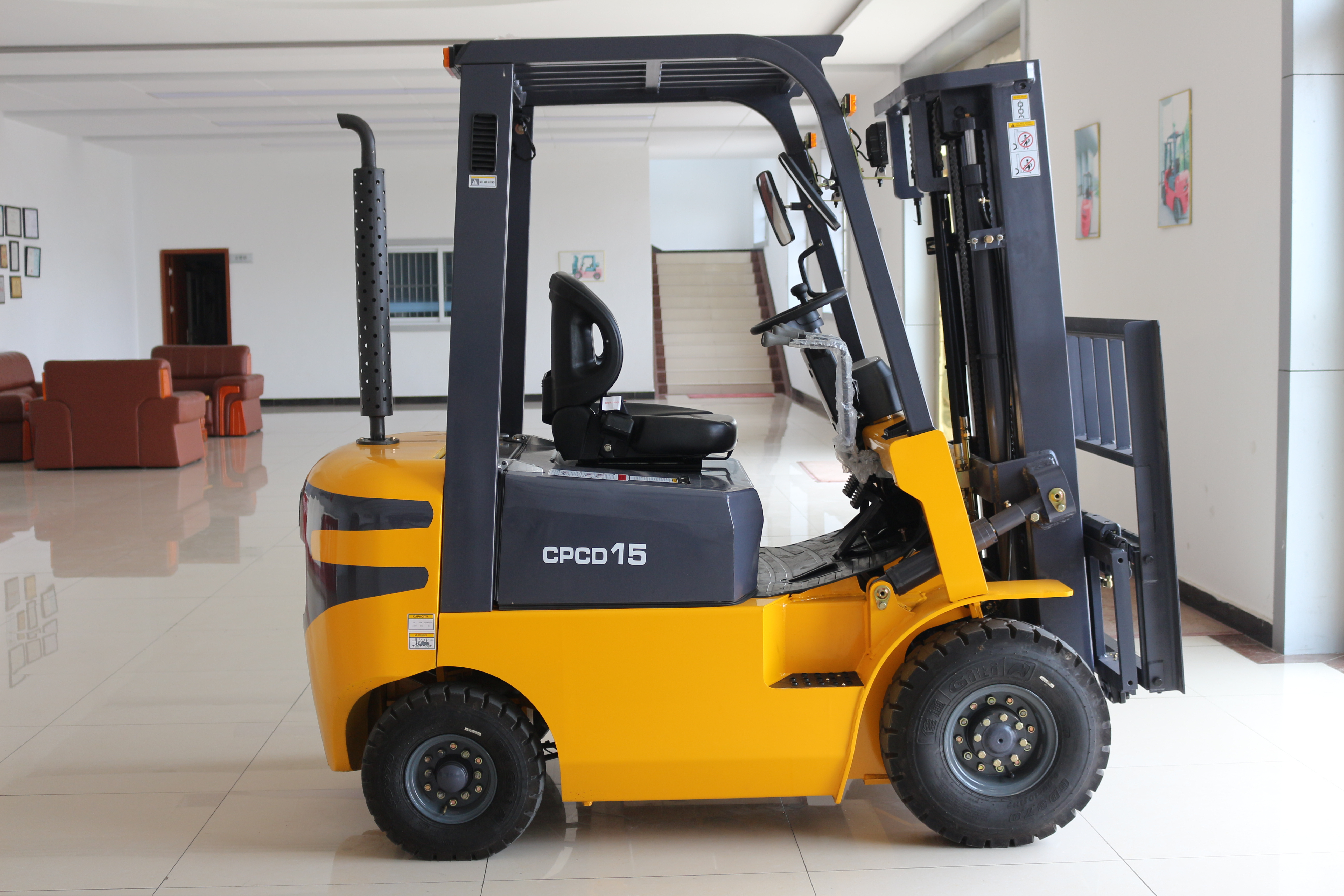 1.5 Ton Mini Cheap Self Loading Diesel Operated New Forklift Truck Used in Warehouse for Sale 1500 Kg Forklift Diesel Engine