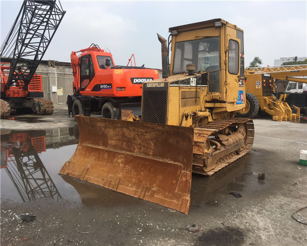 Used bulldozer D4C mini dozer Japan made for sale