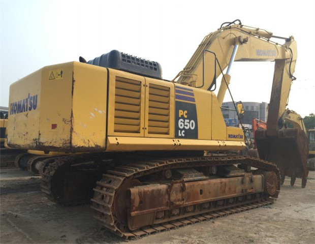 Komatsu used PC650 large size strong excavator for digging