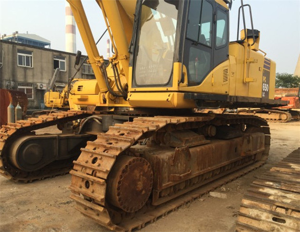 Komatsu used PC650 large size strong excavator for digging